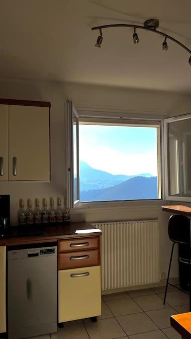 Superbe Appartement 2 Chambres Avec Vue Sur La Mer Et La Montagne Marseille Exterior photo