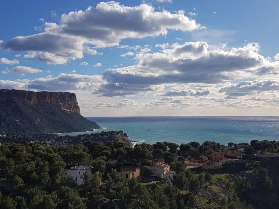 Superbe Appartement 2 Chambres Avec Vue Sur La Mer Et La Montagne Marseille Exterior photo