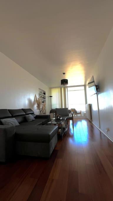 Superbe Appartement 2 Chambres Avec Vue Sur La Mer Et La Montagne Marseille Exterior photo