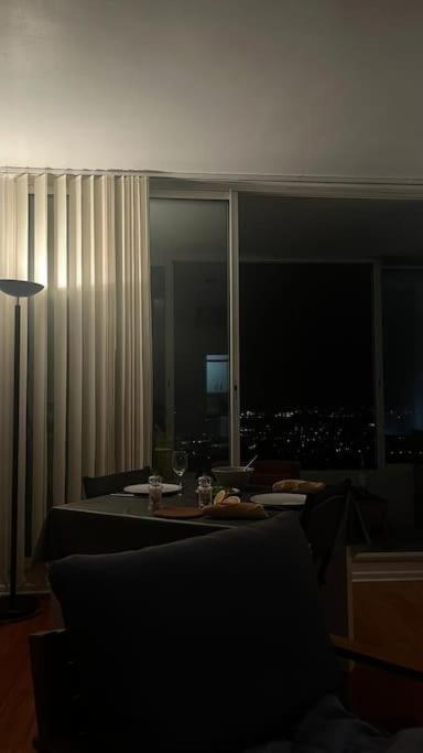 Superbe Appartement 2 Chambres Avec Vue Sur La Mer Et La Montagne Marseille Exterior photo